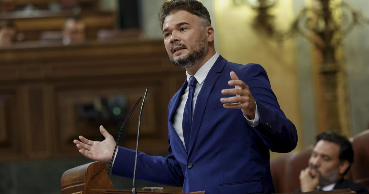 El portavoz de ERC en el Congreso, Gabriel Rufián durante su intervención en el debate de investidura del líder del PP, Alberto Núñez Feijóo
