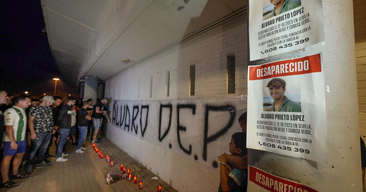 Homenaje en el estadio de El Arcangel para Álvaro Prieto