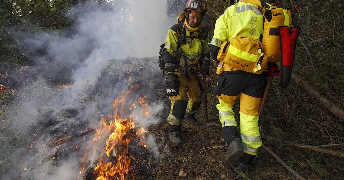 El incendio forestal iniciado el jueves en Montitxelvo (Valencia).