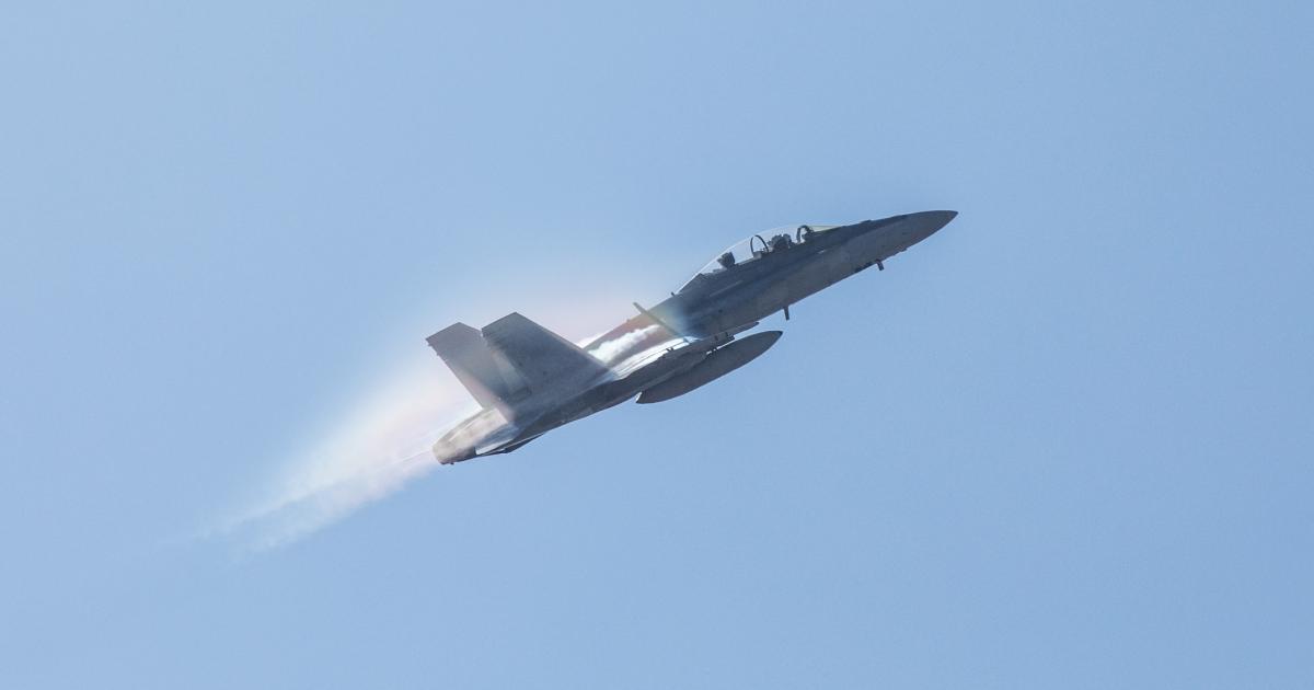 Foto de archivo de un caza.