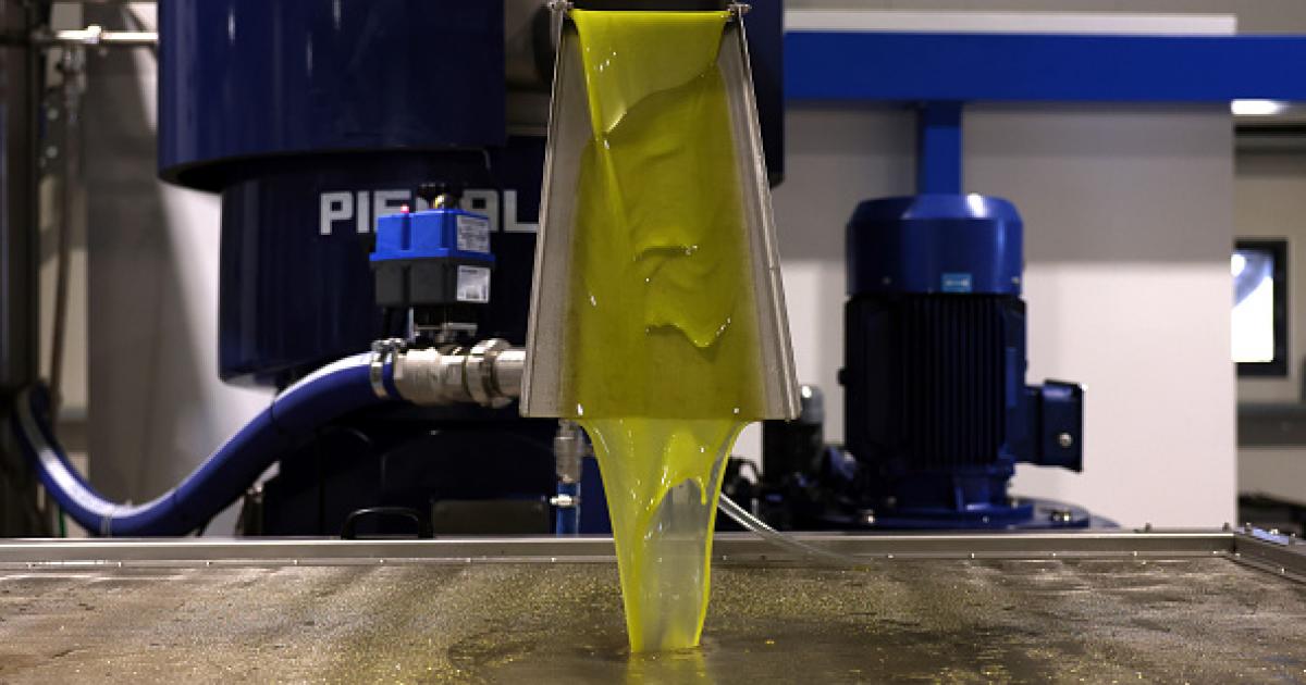 Imagen de archivo de una planta de producción de aceite de oliva.