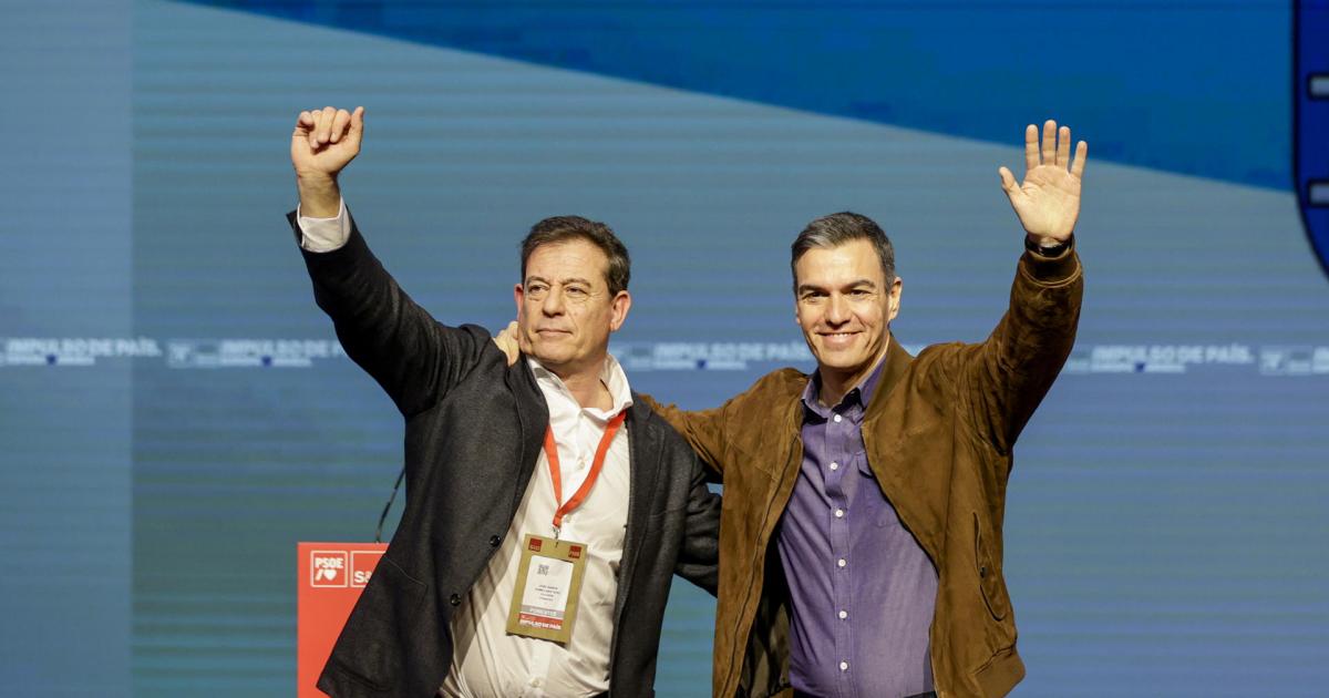 Pedro Sánchez y José Ramón Gómez Besteiro.