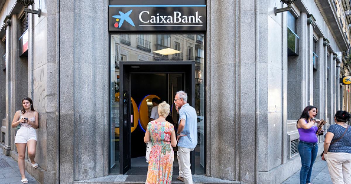 Imagen de archivo de una sucursal de CaixaBank.