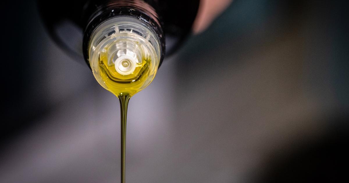 Botella de aceite de oliva