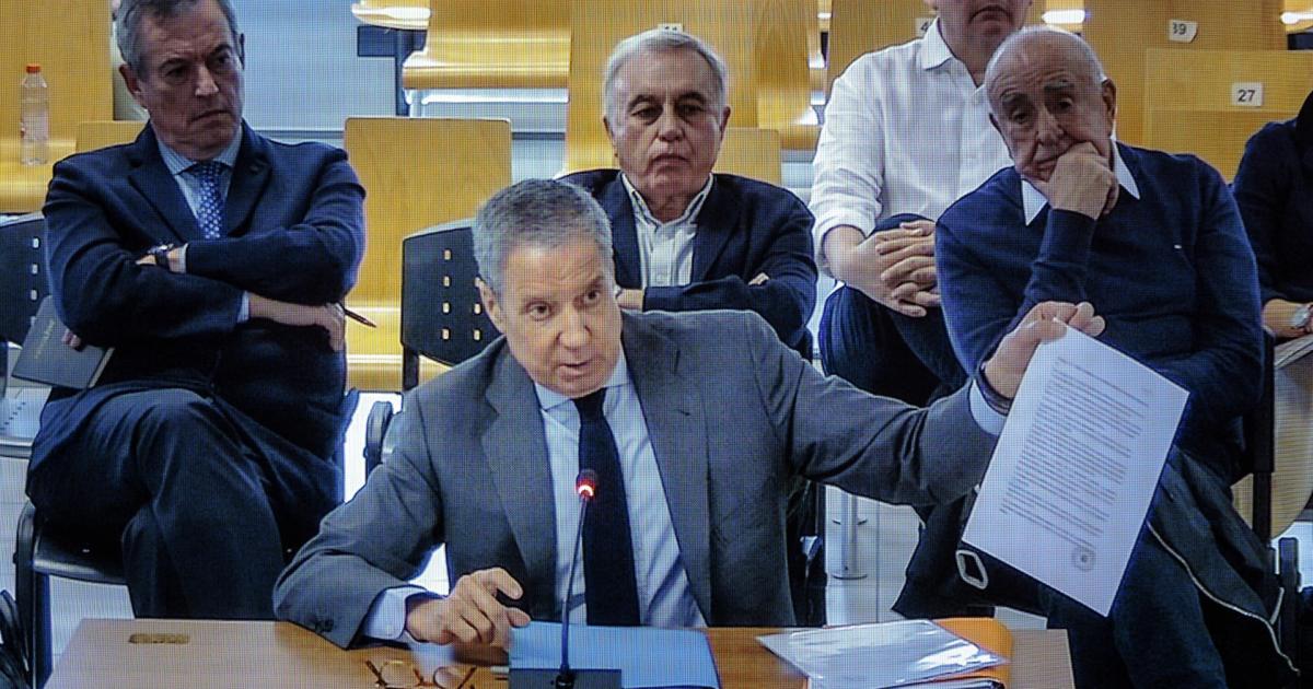 Captura de la señal institucional de las declaraciones del exministro y expresident de la Generalitat Eduardo Zaplana en la audiencia provincial en la segunda sesión del juicio del caso Erial, para el que la Fiscalía Anticorrupción reclama una condena de 19 años de prisión como máximo responsable de una supuesta trama de comisiones ilícitas y blanqueo de capitales en las concesiones de ITV y de parques eólicos.