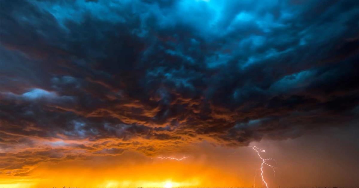 Tormenta al atardecer