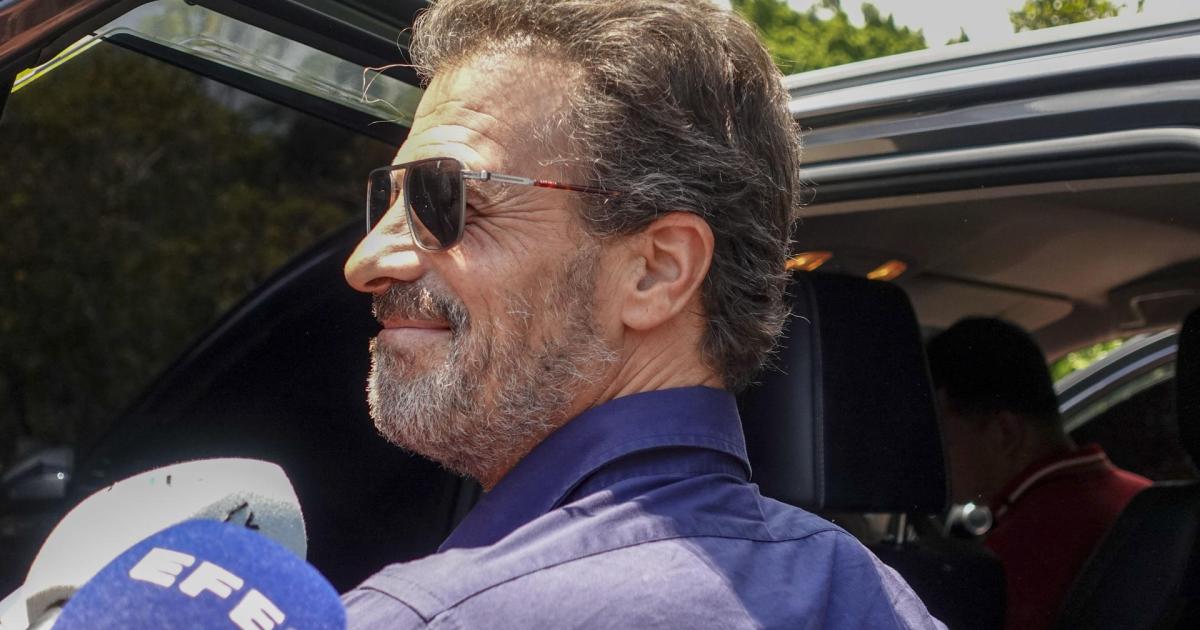 Rodolfo Sancho, padre de Daniel Sancho, a su salida en la última sesión del juicio por el asesinato de Edwin Arrieta.