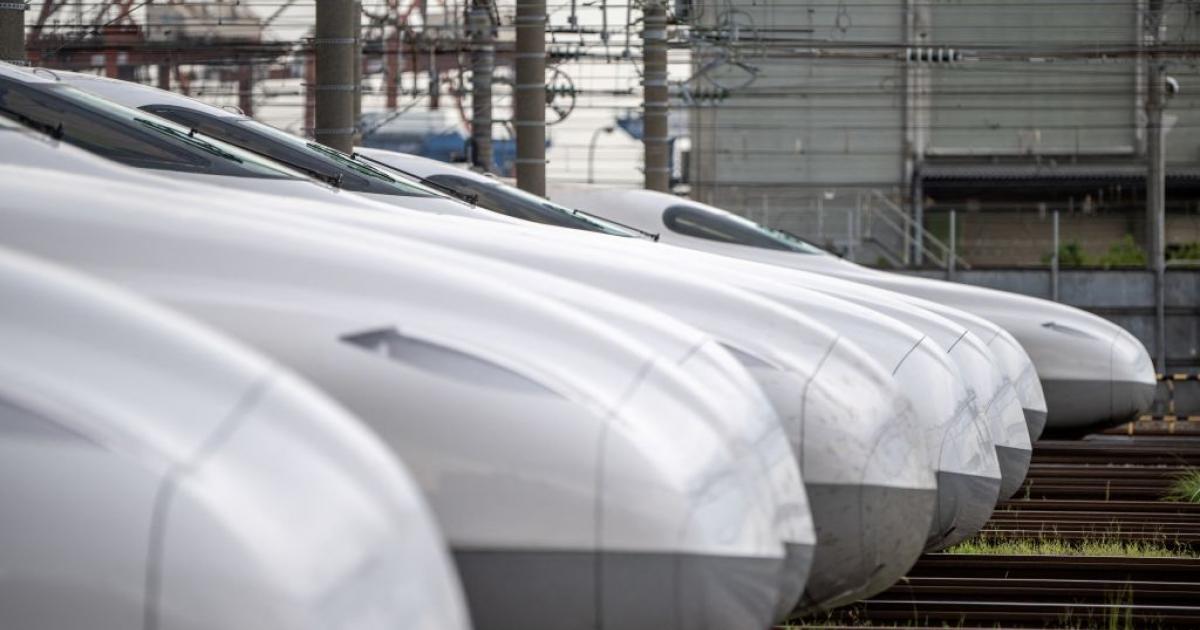 Varias unidades del Shinkansen