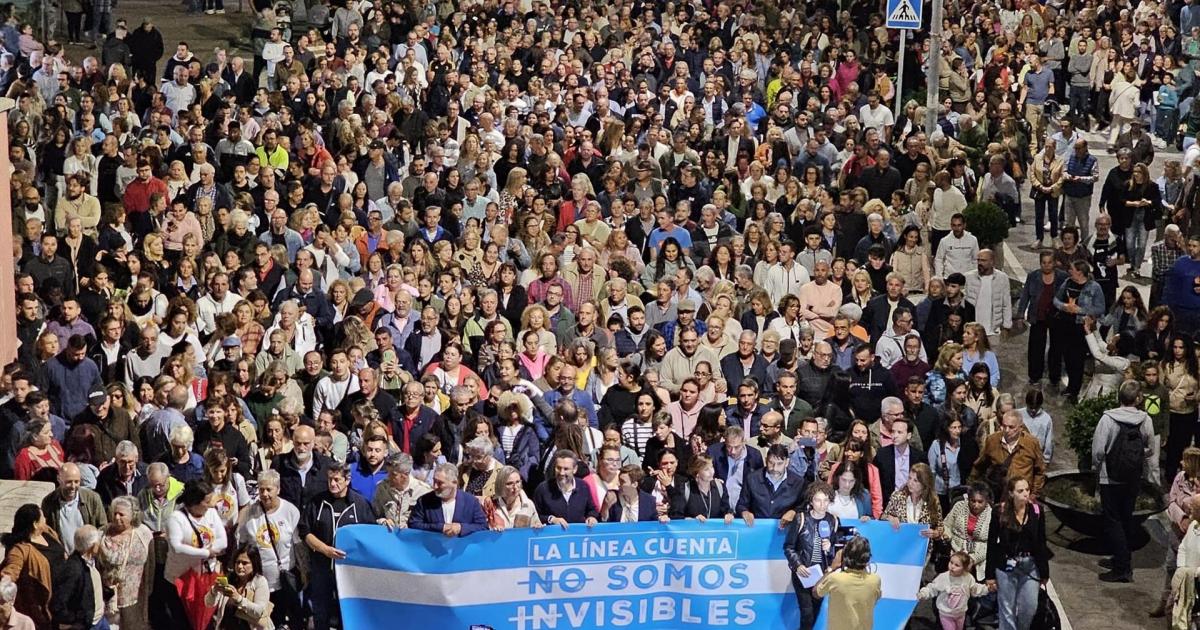 Manifestación en La Línea pidiendo medidas para el municipio.