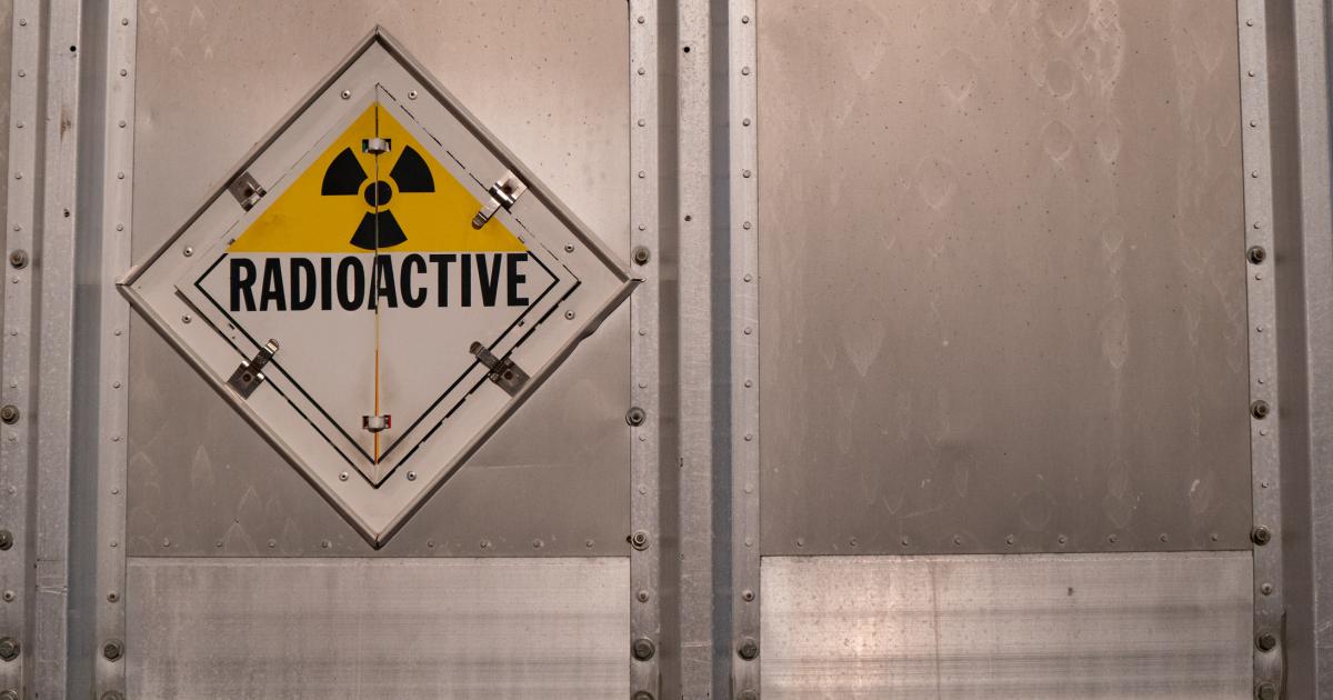 Imagen de archivo de un cartel de advertencia de peligro por radioactividad.