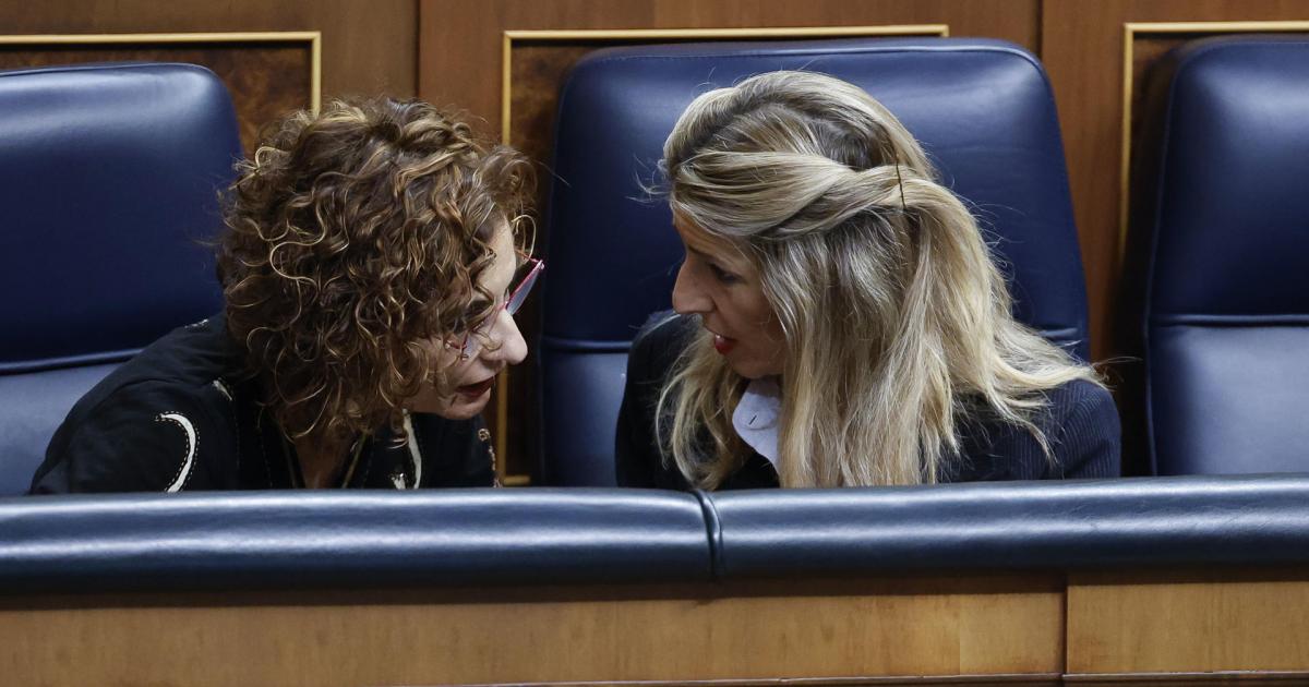 María Jesús Montero y Yolanda Díaz en el pleno del Congreso de los Diputados de este jueves.