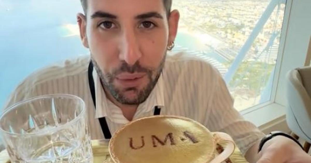 El tiktoker viajero, Iván Gálvez, en su visita a Dubái.