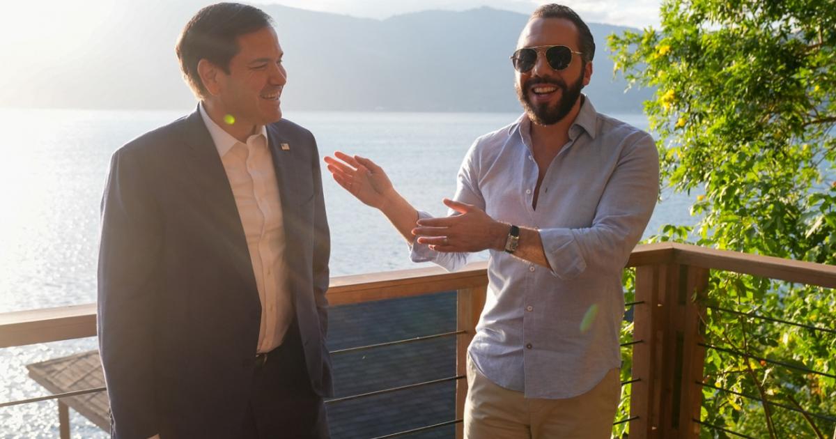 El jefe de la diplomacia estadounidense, Marco Rubio, y el presidente salvadoreño, Nayib Bukele