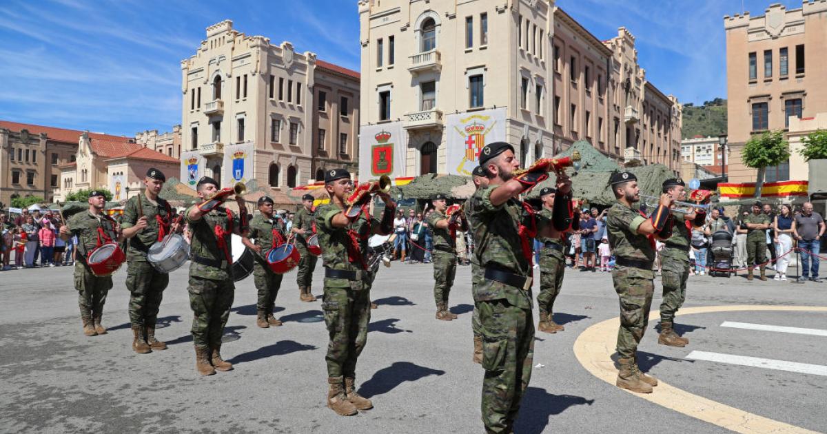 Soldados del Ejército de Tierra español en una jornada de exhibición en Barcelona.