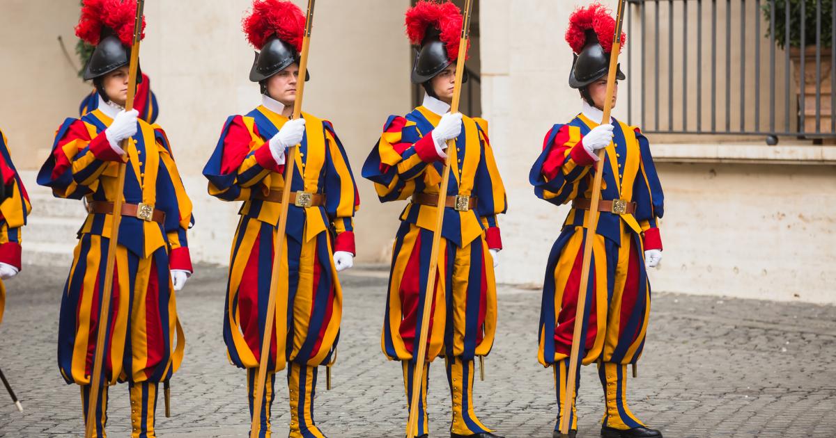 Imagen de archivo de varios integrantes de la Guardia Suiza, en Ciudad de El Vaticano.