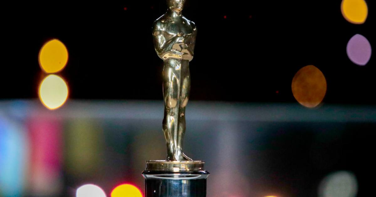 Una estatuilla de los Premios Oscar.
