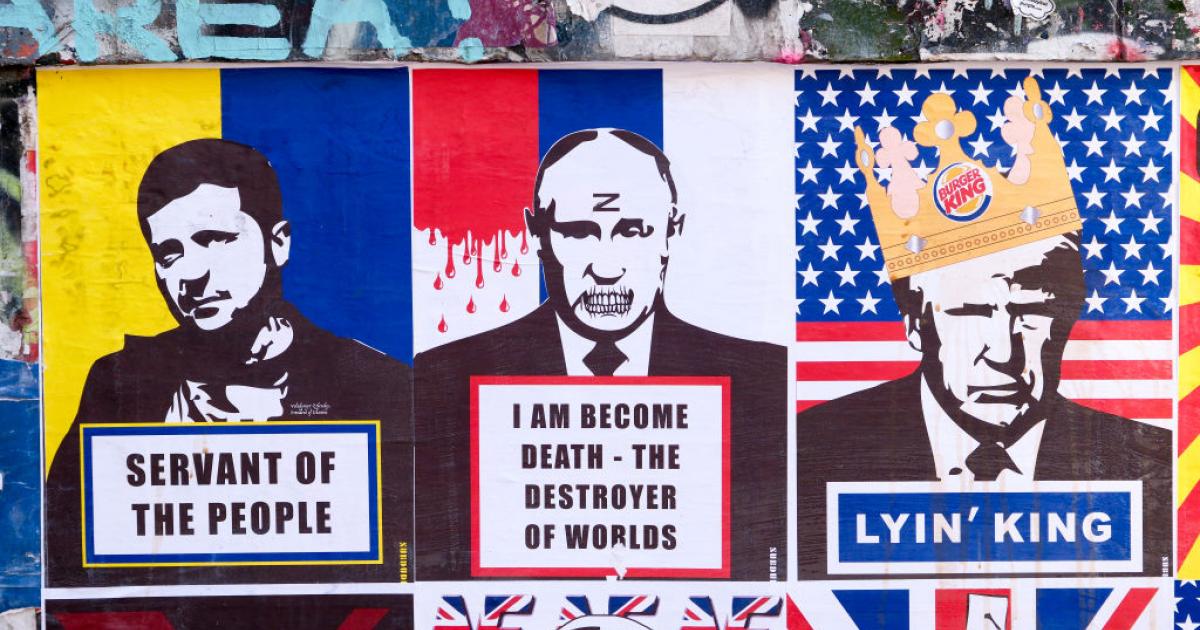 Grafiti de carteles políticos de Donald Trump, Volodomir Zelensk y Vladimir Putin