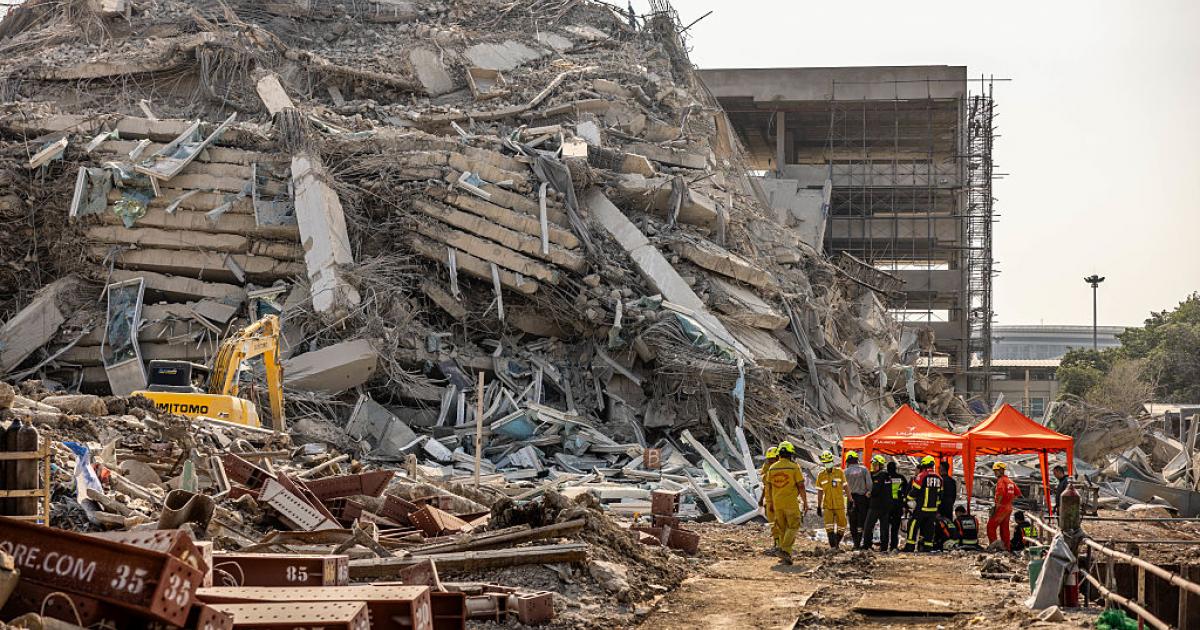 Imagen del edificio desprendido en la capital tailandesa, Bangkok.