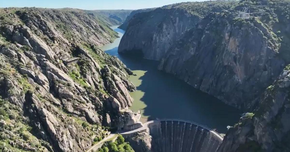 Imagen de las instalaciones de la central hidroeléctrica de Aldeadávila (Salamanca, Castilla y León), en el río Duero.