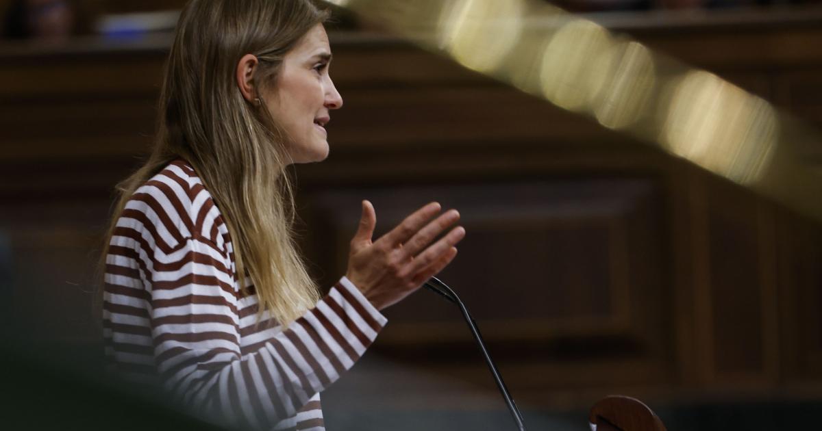 La vicepresidenta tercera del Gobierno, Sara Aagesen, interviene durante el pleno en el Congreso.