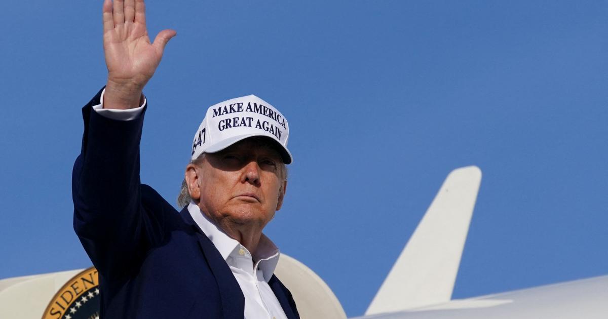 Donald Trump, antes de subirse al Air Force One