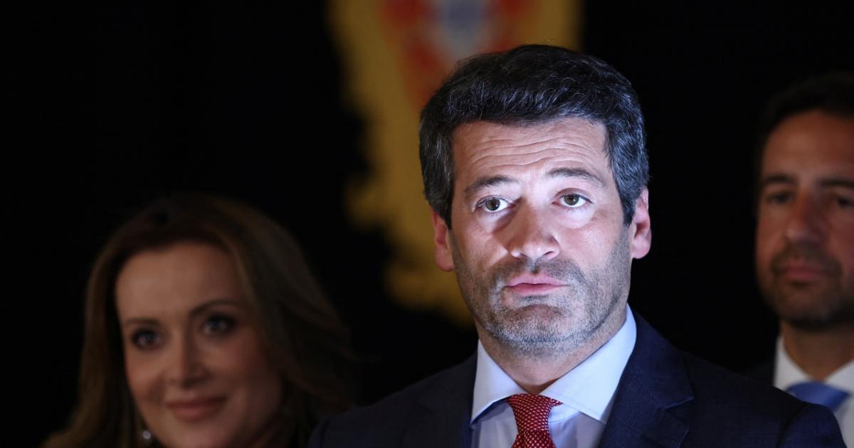 El líder de la ultraderecha portuguesa, André Ventura, celebra los resultados electorales de Chega