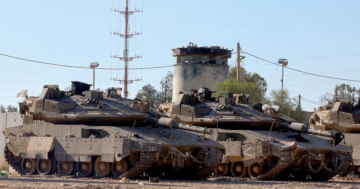 Tanques israelíes en un enclave de la Franja de Gaza este jueves
