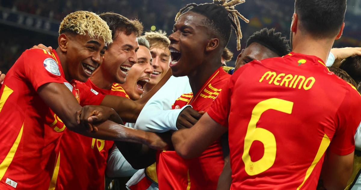 Los jugadores de la selección española celebran uno de los goles ante Francia en las semifinales de la Nations League 2025