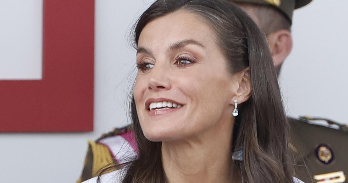 La reina Letizia el 7 de junio de 2025 en el Día de las Fuerzas Armadas en Santa Cruz de Tenerife.