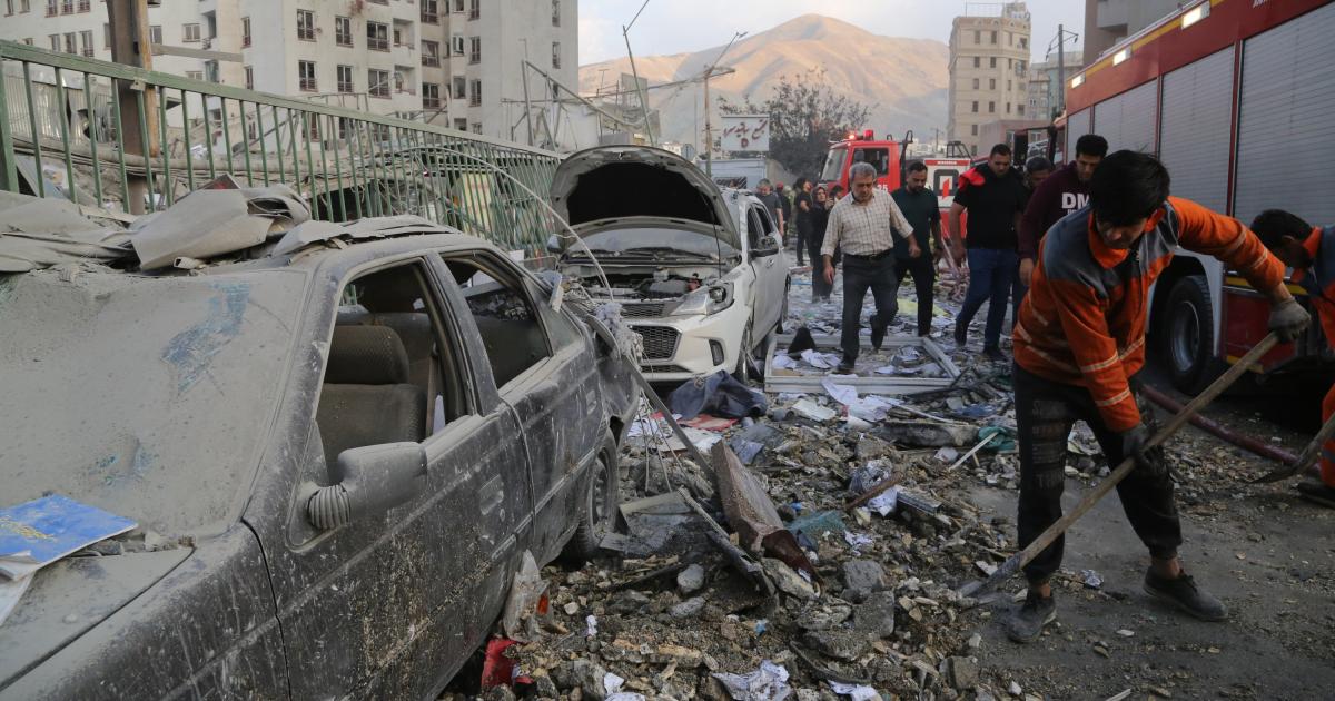 Restos del ataque de Israel en Teherán, el 13 de junio de 2025.