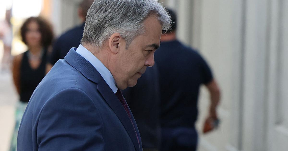 Santos Cerdán, cabizabajo a su entrada al Tribunal Supremo este lunes