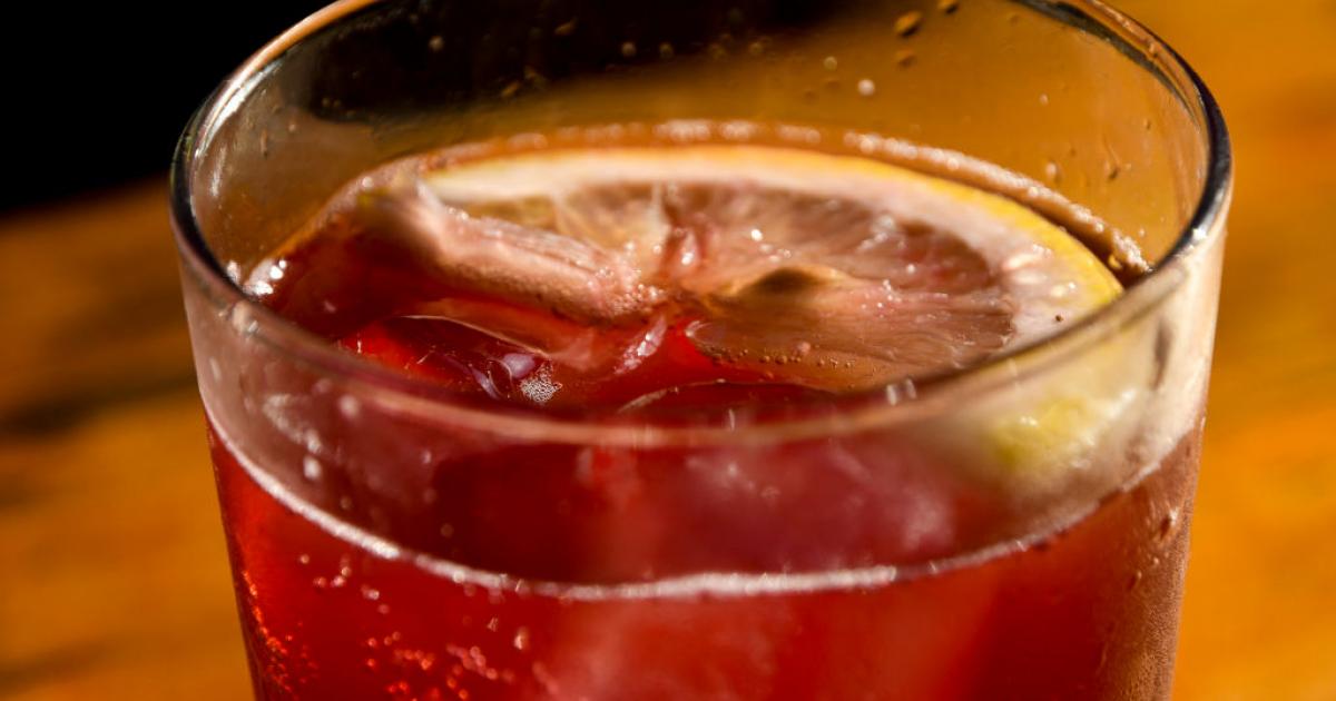 Un vaso de tinto de verano, una bebida clásica cuando llega el calor.