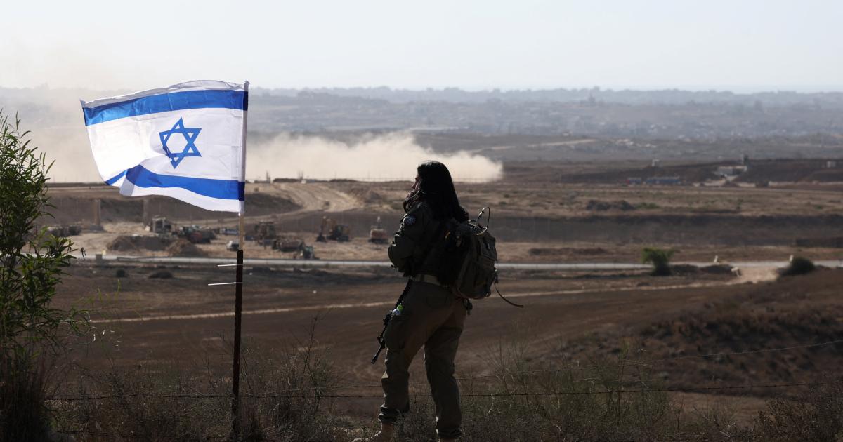 Imagen de archivo de una soldado de las Fuerzas de Defensa de Israel (IDF), en algún punto de la frontera con la Franja de Gaza.