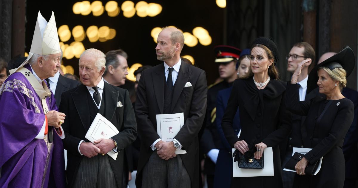 Carlos III, el príncipe Guillermo, Kate Middleton y Sophie de Edimburgo en el funeral de la duquesa de Kent