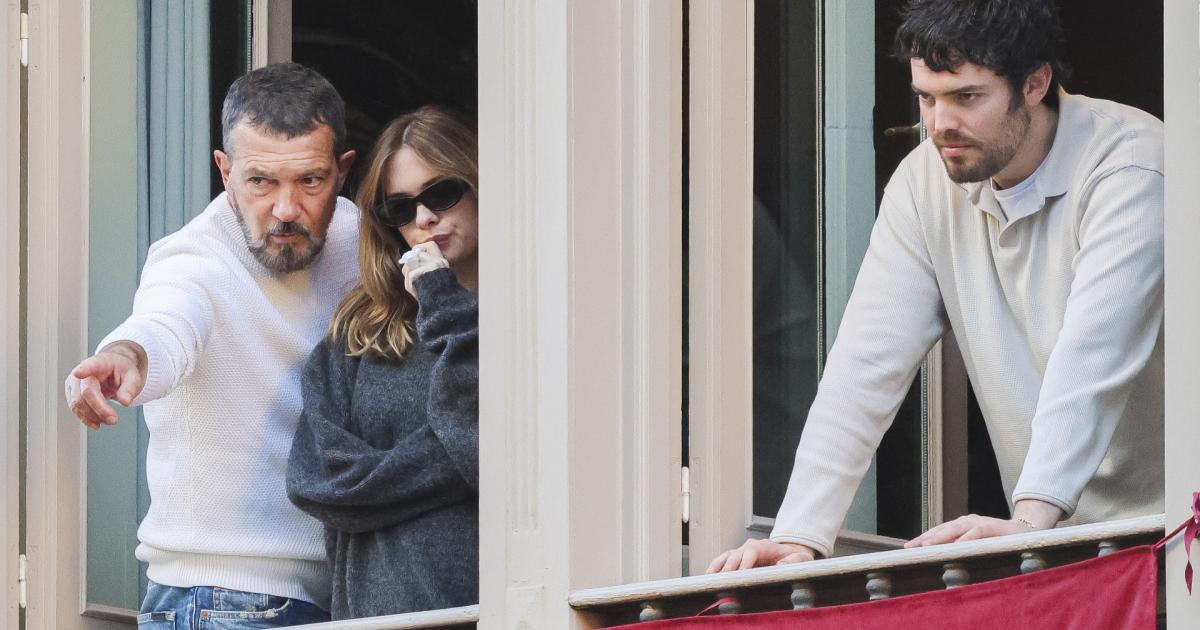 El actor Antonio Banderas, con Stella del Carmen Banderas y Álex Gruszynski en la Semana Santa de Málaga en 2024.