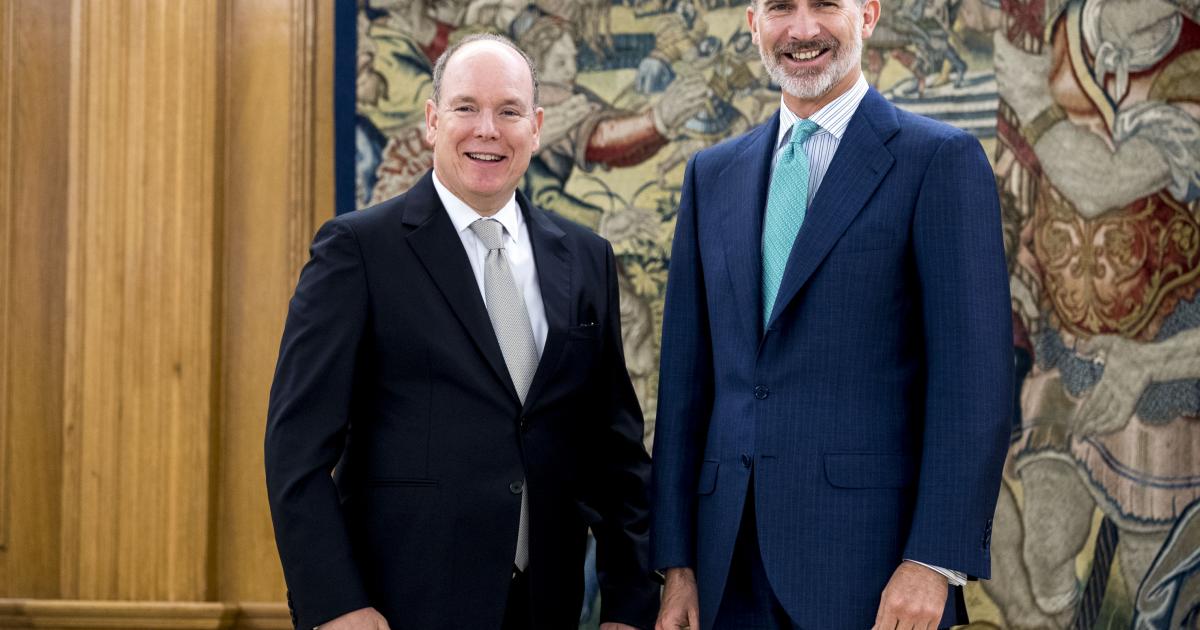 Alberto de Mónaco y Felipe VI en un encuentro oficial en el Palacio de La Zarzuela en junio de 2019