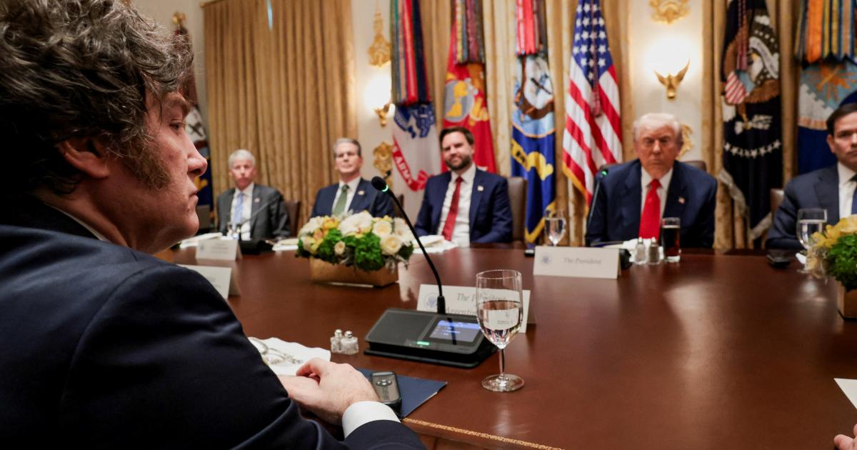 El presidente de Argentina, Javier Milei, durante la reunión con Donald Trump en Washington.