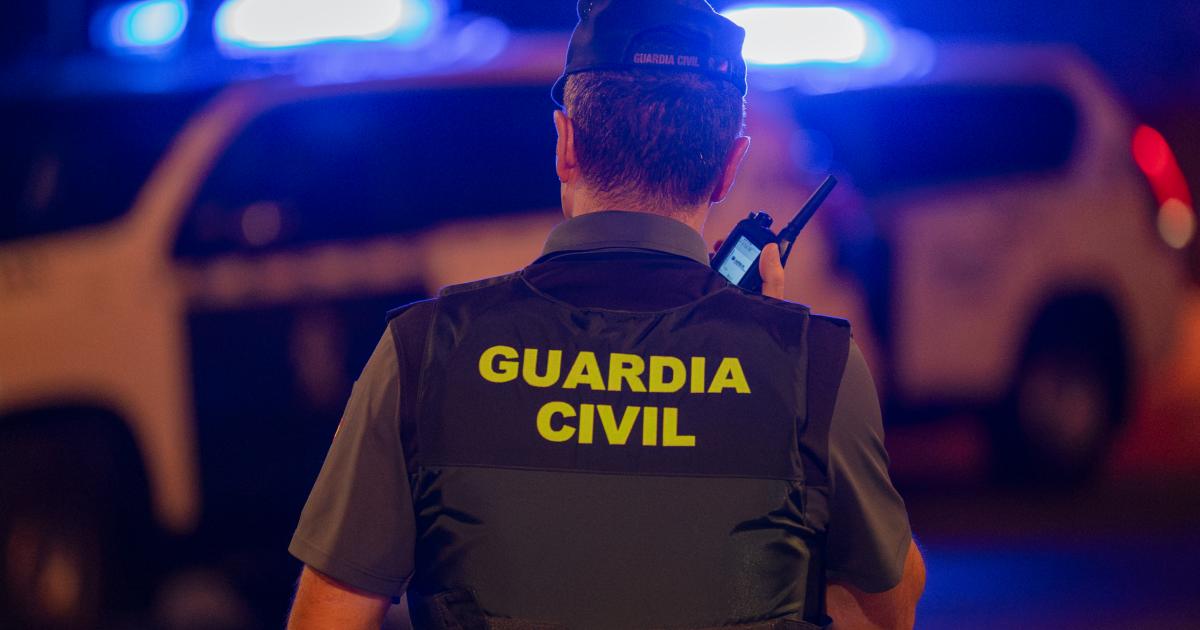 Un agente de la Guardia Civil