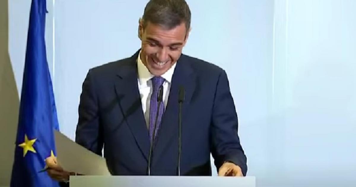 Pedro Sánchez se ríe durante su rueda de prensa tras el G20 en Sudáfrica