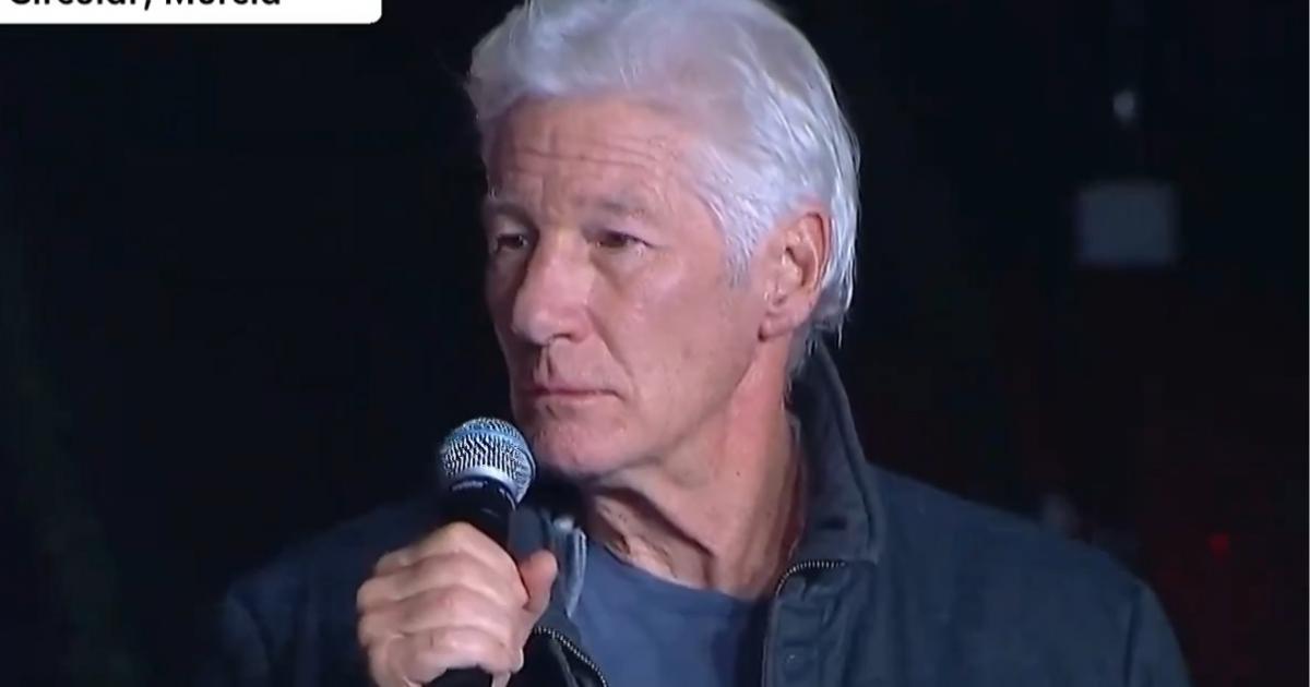 Richard Gere, justo antes de encender el árbol de Navidad de Murcia.