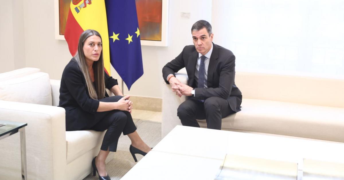Pedro Sánchez y Miriam Nogueras, en marzo de 2025
