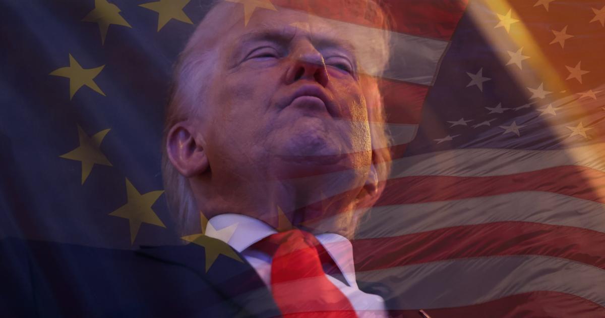 El presidente de Estados Unidos, Donald Trump, con las banderas de su país y de las Unión Europea de fondo.