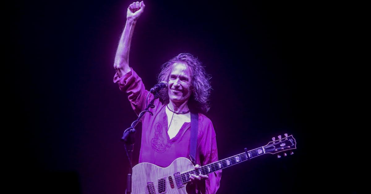 El líder y cantante de Extremoduro, Robe Iniesta, ha fallecido a los 63 años.