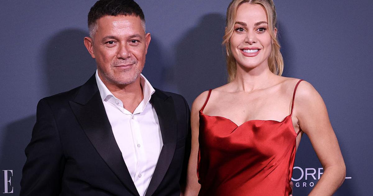 Alejandro Sanz y Candela Márquez en la gala 'Elle X Future' en noviembre de 2025.