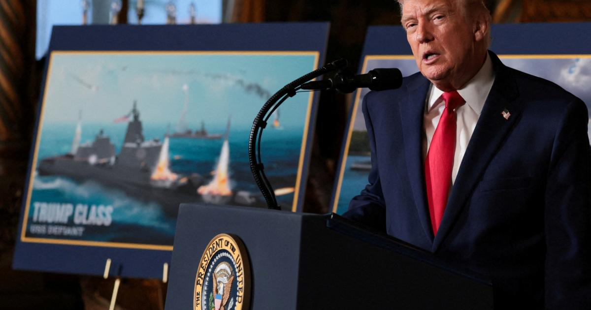 Donald Trump presenta la futura Golden Fleet', la 'Armada Dorada' de EEUU, que estará conformada por una nueva clase de acorazados o buques de guerra destructores que llevará su apellido.