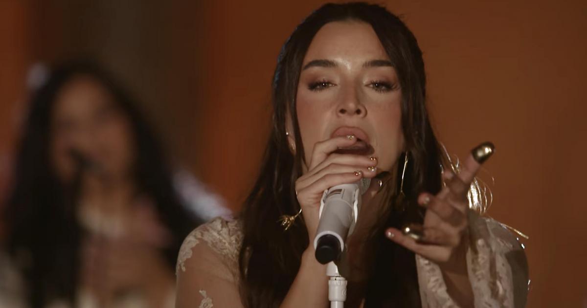 Lola Índigo interpretando 'Verde'