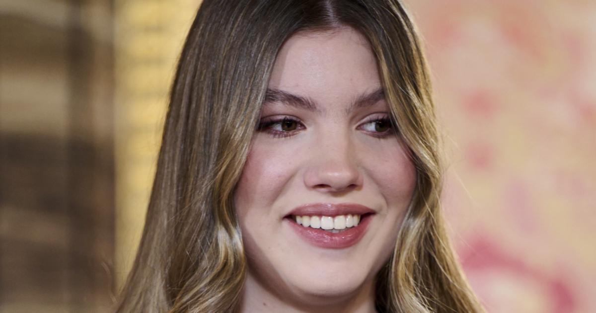 La infanta Sofía en la entrega del Toisón de Oro a la reina Sofía en el Palacio Real