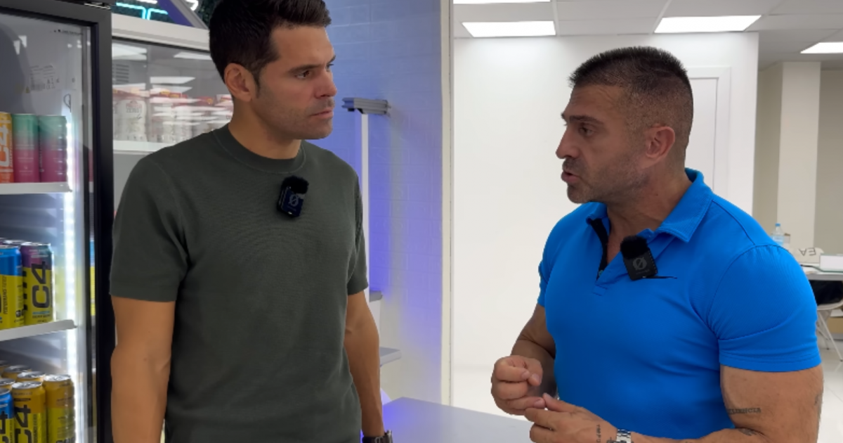 Adrián G. Martín, creador de contenido, junto a Roberto González, empresario de la industria Fitness.