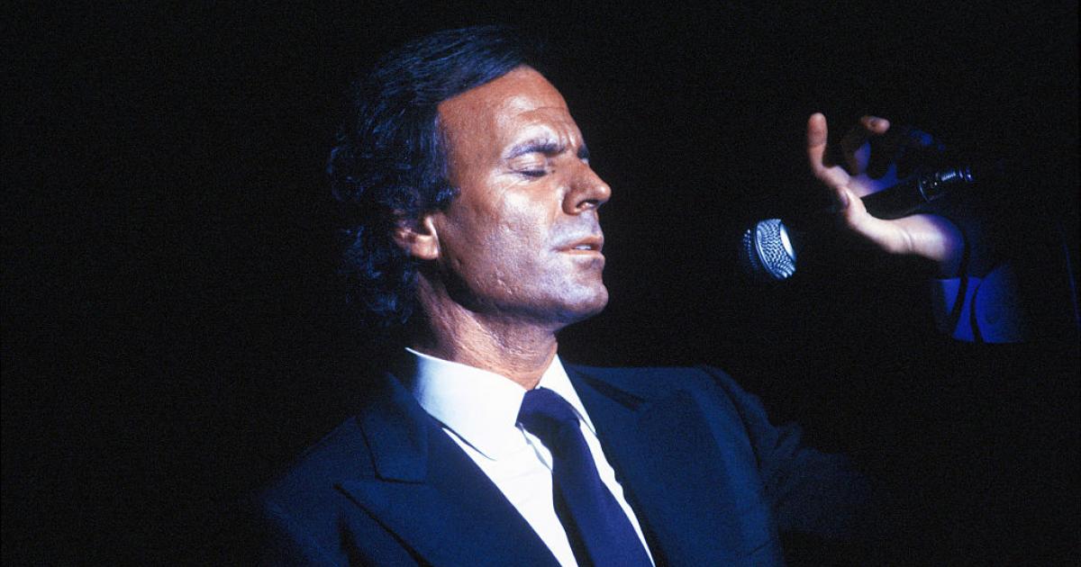 Julio Iglesias, en un concierto en Hamburgo en 1984