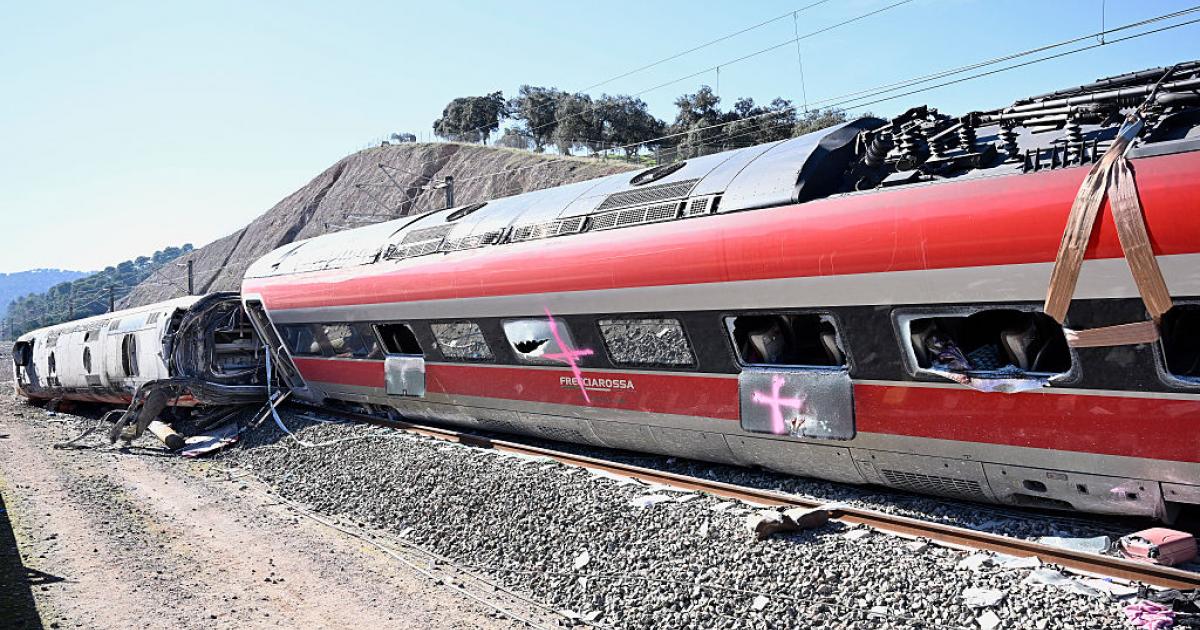 Vista del tren Iryo accidentado en Adamuz